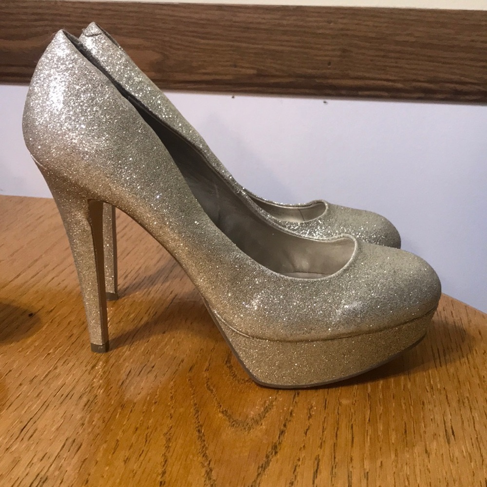 Guess glitter pumps